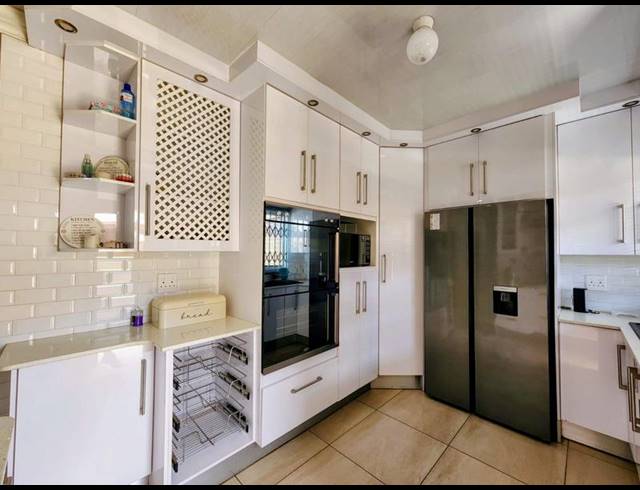 3 BEDROOM PROPERTY TO RENT IN THE ORCHARDS